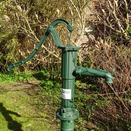 Trutzholm Schwengelpumpe Pumpenständer klassisches Design Gusseisen grün