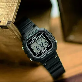 Casio Youth Series LA-20WH Silikon 34,5 mm LA-20WH-1ADF