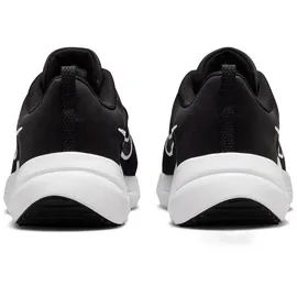 Nike Downshifter 12 Herren Black / Dark Smoke Grey / Light Smoke Grey / White 43