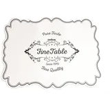 Excelsa Fine Quality Set aus 6 Tischsets aus Polypropylen, Weiß mit schwarzen Verzierungen.