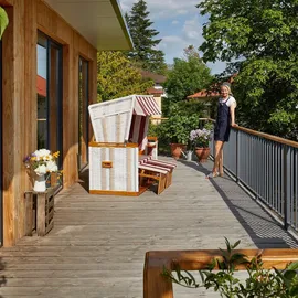 Tectake Strandkorb mit Polster rot/weiß