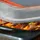 Relaxdays Backblech mit Deckel, 3 in 1 Kuchen Transportbox, BxT 40,5 x 32,5 cm, Backform, Transporthaube, schwarz/rot