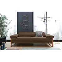 2,5-Sitzer W.SCHILLIG "finn", braun (mocca s37), B:230cm H:71cm T:106cm, Flachgewebe S22 (100% Polyester);Stoff S37 (100% Polyester);Longlife Xtra-Leder Z59: Glattleder mit modischer Prägung. Hautstärke 0, 9 - 1, 1 mm, Sofas, German Design Award 2016, Fußgestell Nussbaum natur, Breite 230 cm
