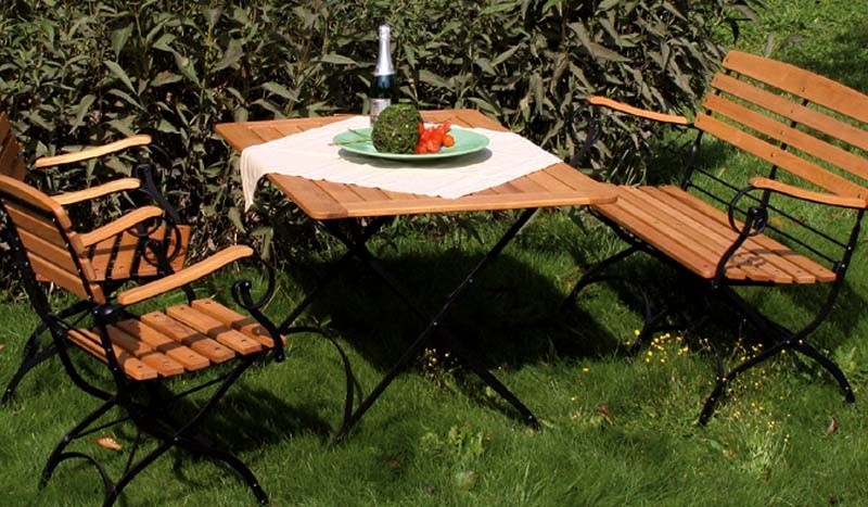 Holz Biergarten Möbel Premium aus Robinie, Stahl - Gartenmöbel Set wahlweise mit Klappstuhl, Gartentisch und Gartenbank