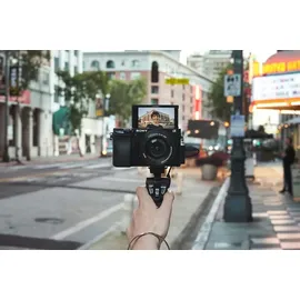 Sony Alpha 6100 + 16-50 mm Power-Zoom-Objektiv