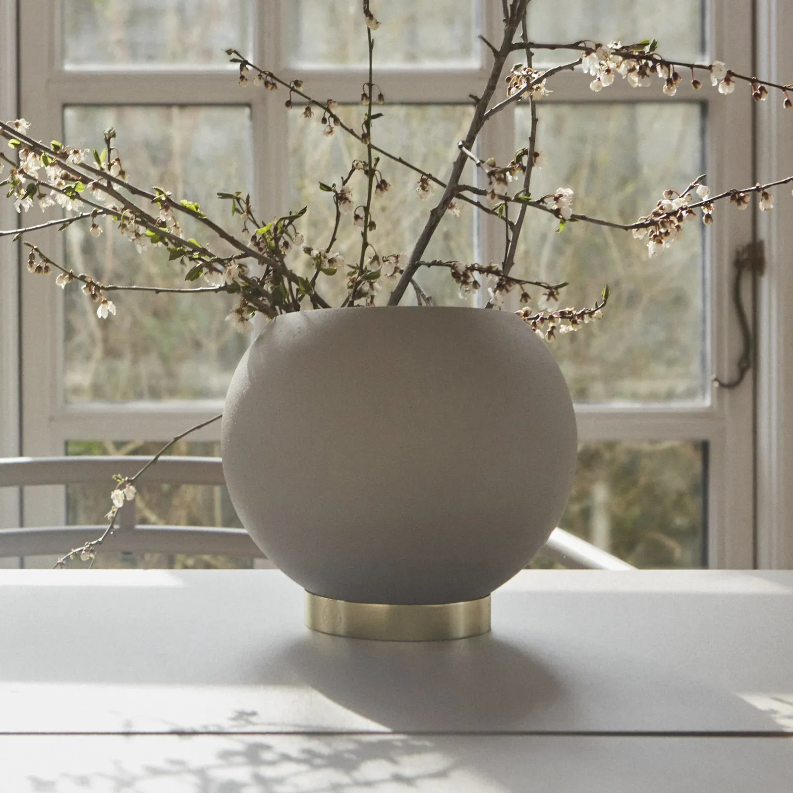 Pflanzenkasten AYTM, Globe, Beige, Aluminium, Design - 15.4