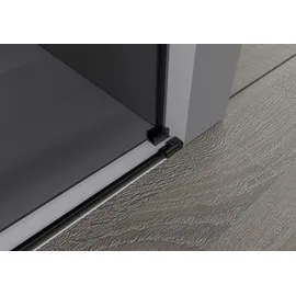 Bernstein Nischendusche DX906 FLEX 1000 mm mit Schiebetür grauem 8 mm Sicherheitsglas, Nano-Beschichtung, flexibler Montage und schwarzen Profilen für modernes Baddesign