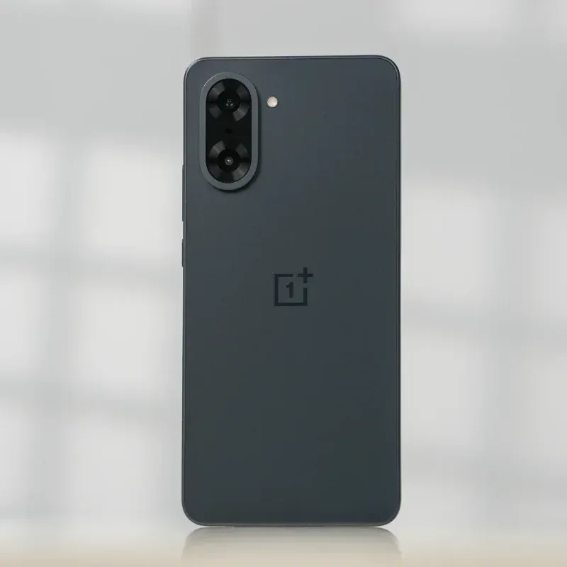 OnePlus Nord CE 5 5G Smartphone MediaTek Dimensity 8350 Apex 6,77 Zoll AMOLED-Display 5200 mAh 80 W SUPERVOOC 50 MP Sony-Kamera OlS