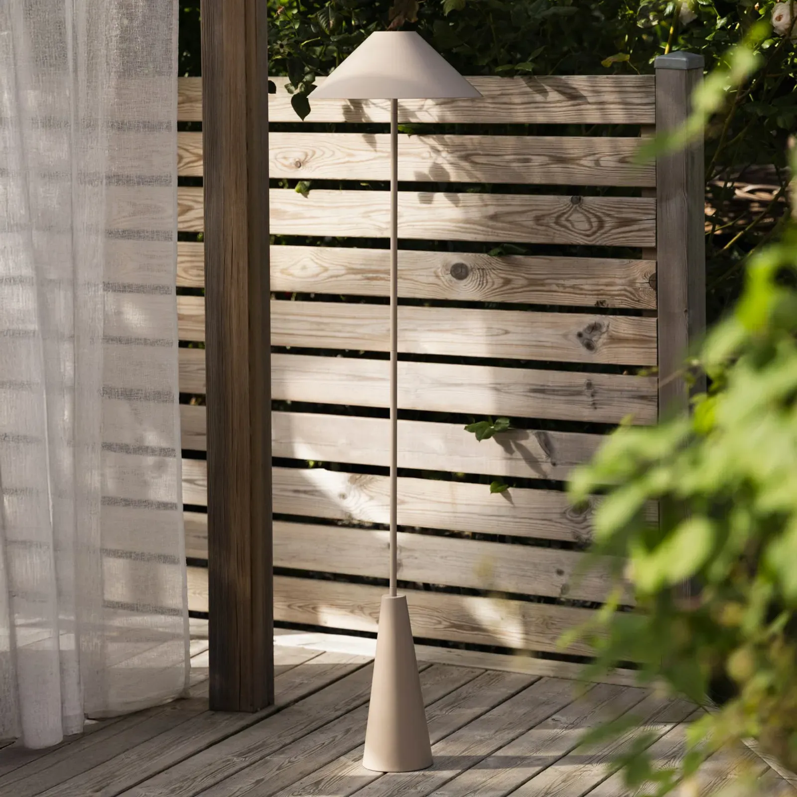 Außenleuchte Globen Lighting, Cannes, dimmbar, Beige, für Terrasse, Metall, Design - 130