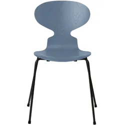 Fritz Hansen - Die Ameise Stuhl, Esche dusk blue gefärbt / Gestell schwarz