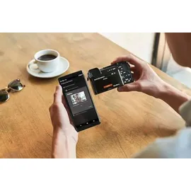 Sony Alpha 6100 + 16-50 mm Power-Zoom-Objektiv