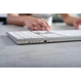 Cherry KW 9100 SLIM FOR MAC, kabellose Mac-Tastatur, Pan-Nordisches Layout (QWERTY), Bluetooth oder 2,4 GHz Funk, Flache Tasten, Wiederaufladbar, Weiß-Silber