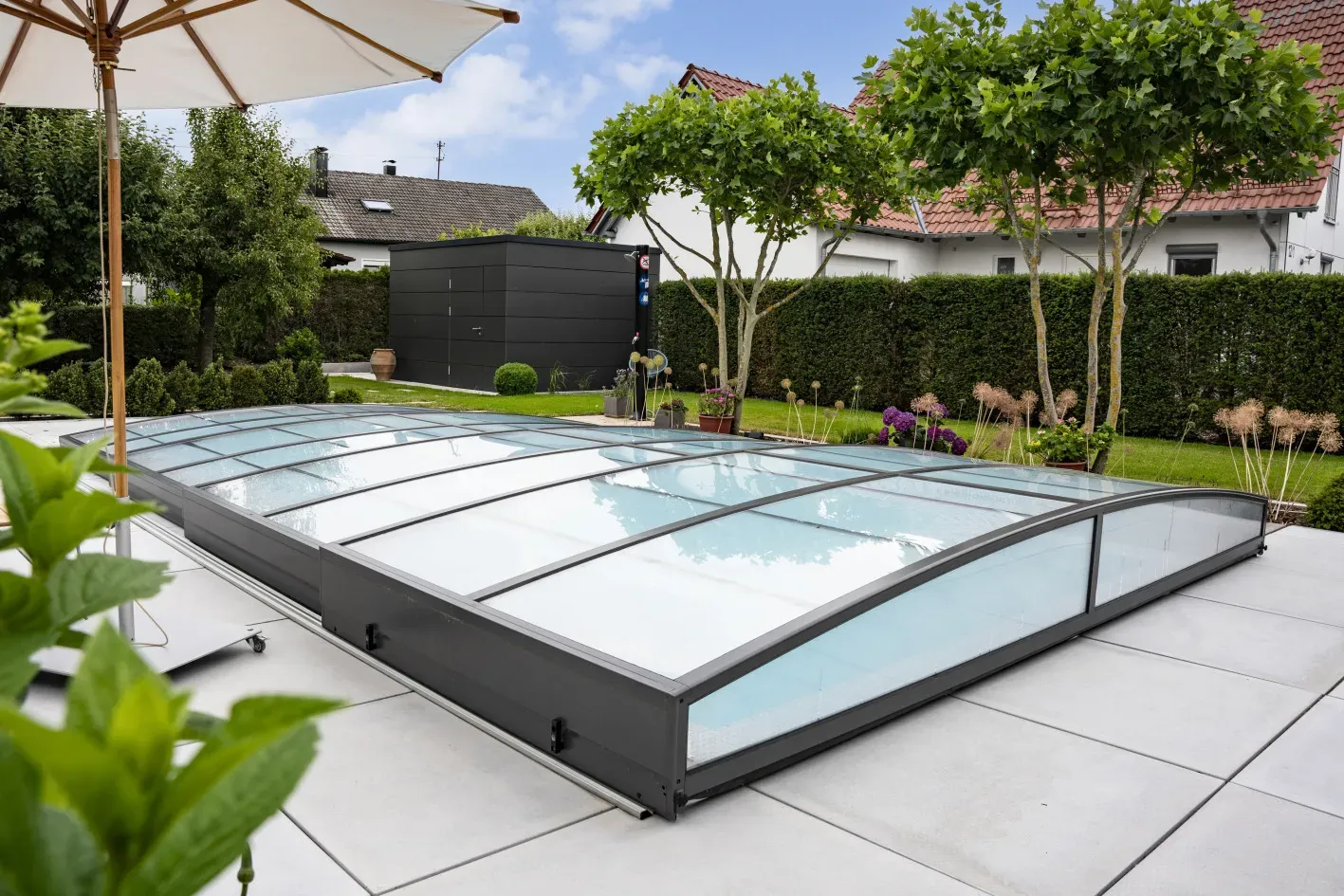Automatische Poolüberdachung - elektrisch mit Motor SkyCover® Neo 3.5x4.2m - einseitige Schiene