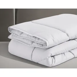 OTTO home Microfaserbettdecke Microlux, Bettdecke 135x200 cm und Übergrößen bis 240x220cm, Füllung: Feuchtigkeitsregulierende 3D Klimafaser (Polyester), Bezug: Microfaser-Feinbatist, fest versteppter Bezug - keine Bettwäsche nötig, Sommer, Winter weiß 155