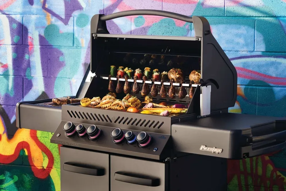 Schwarzer Gasgrill PHANTOM PRESTIGE® 500 RSIB mit Infrarot Seiten- und Rückbrenn...