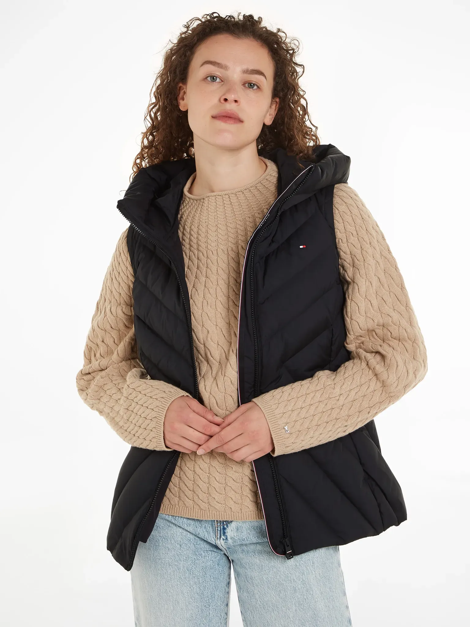 Steppweste TOMMY HILFIGER "CHEVRON MW PADDED VEST", Damen, Gr. XXL (44), schwarz, Web, Obermaterial: 100% Polyamid. Futter: 100% Polyester. Wattierung: 70% Daunen, 30% Federn, unifarben, casual, regular fit, Westen, mit mittelstarker Wattierung und Tommy Hilfiger Markenlabel