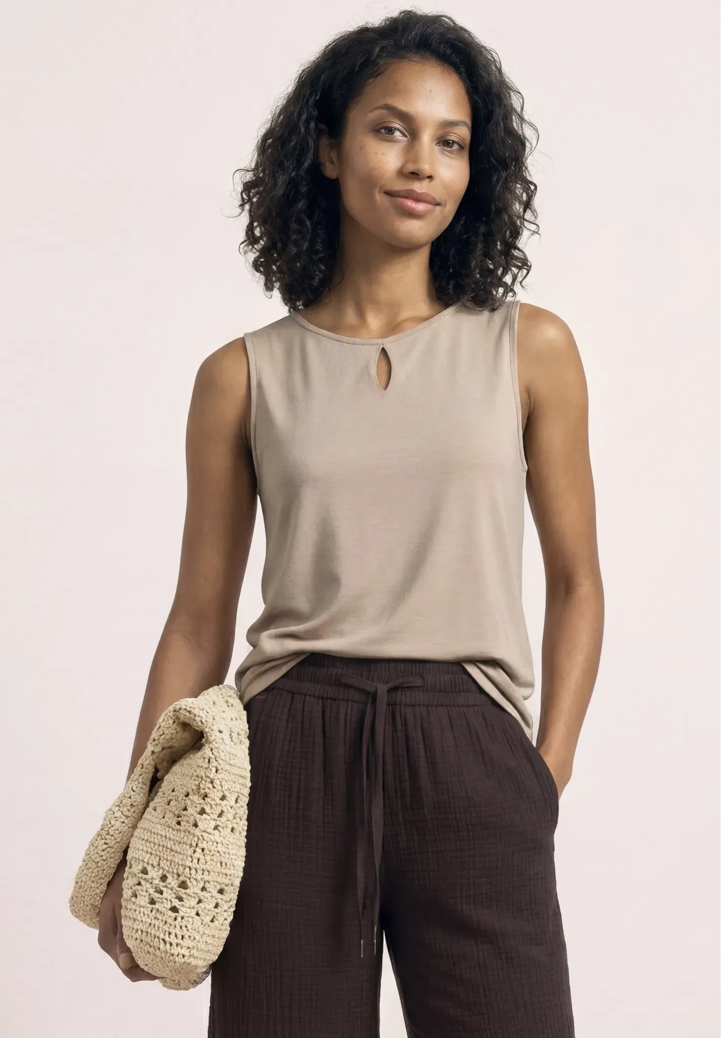 Shirttop STREET ONE, Damen, Gr. 38, clay sand, Jersey, Obermaterial: 50% Baumwolle, 50% Modal. Futter: 100% Baumwolle, unifarben, tailliert hüftbedeckend, Rundhals, Tops Shirttop, und Cut-Out-Detail