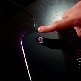 Numskull Games Numskull DC Comics Batman XL RGB Gaming-Mauspad mit Ladegerät - Anpassbare LED, rutschfest, wasserabweisend