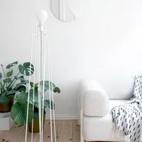 Grupa Model M1 LED-Stehleuchte weiß, Kabel weiß