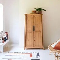 Kinderschrank aus massiver Recycling-Kiefer Yuki