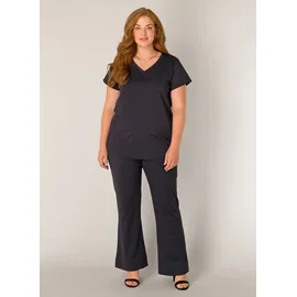 Base Level Curvy V-Shirt Schwarz 48