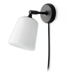 New Works - Material Wandleuchte, Opalglas