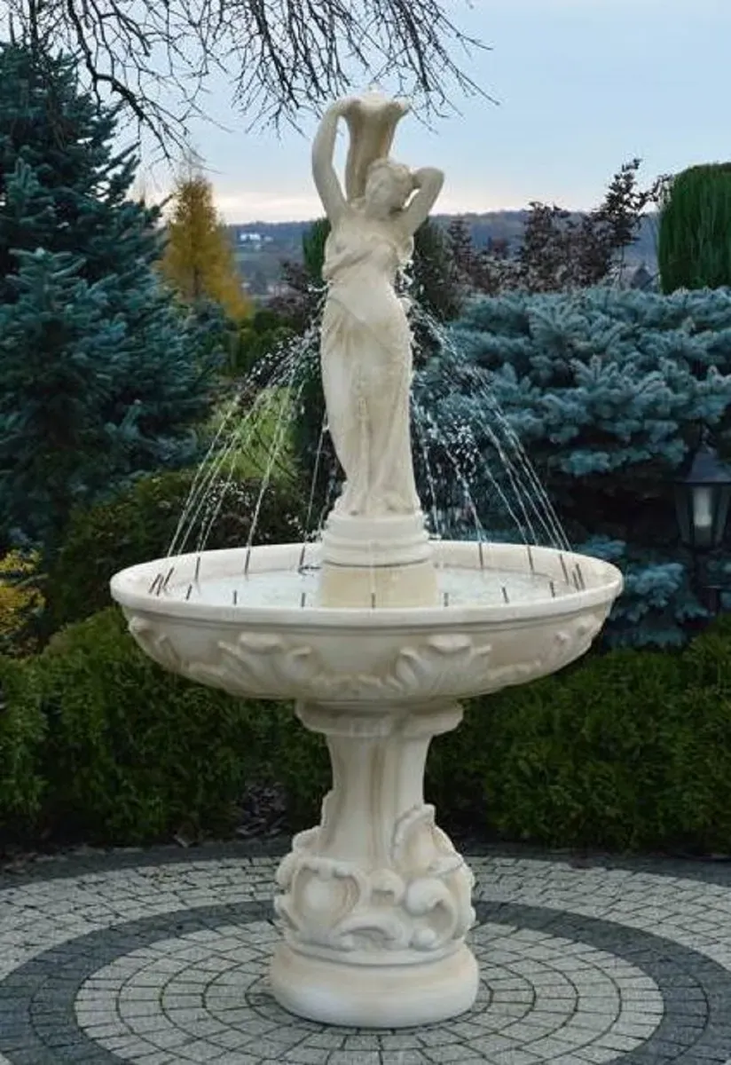 Casa Padrino Barock Springbrunnen Sandfarben Ø 110 x H. 180 cm - Prunkvoller Gartenbrunnen im Barockstil - Runder Gartendeko Stein Brunnen - Barock Garten Deko Accessoires