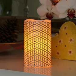 LED Kerze HONEY - Echtwachs - gelbe LED Flamme - flackernd - D: 7,5cm, H: 12cm -...