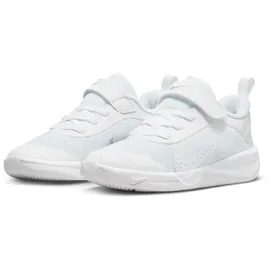 Nike Omni Multi-Court Kinder Weiß/Pure Platinum 29,5