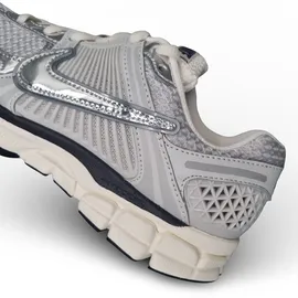 Nike Zoom Vomero 5 Damen Photon Dust/Metallic Silver 41