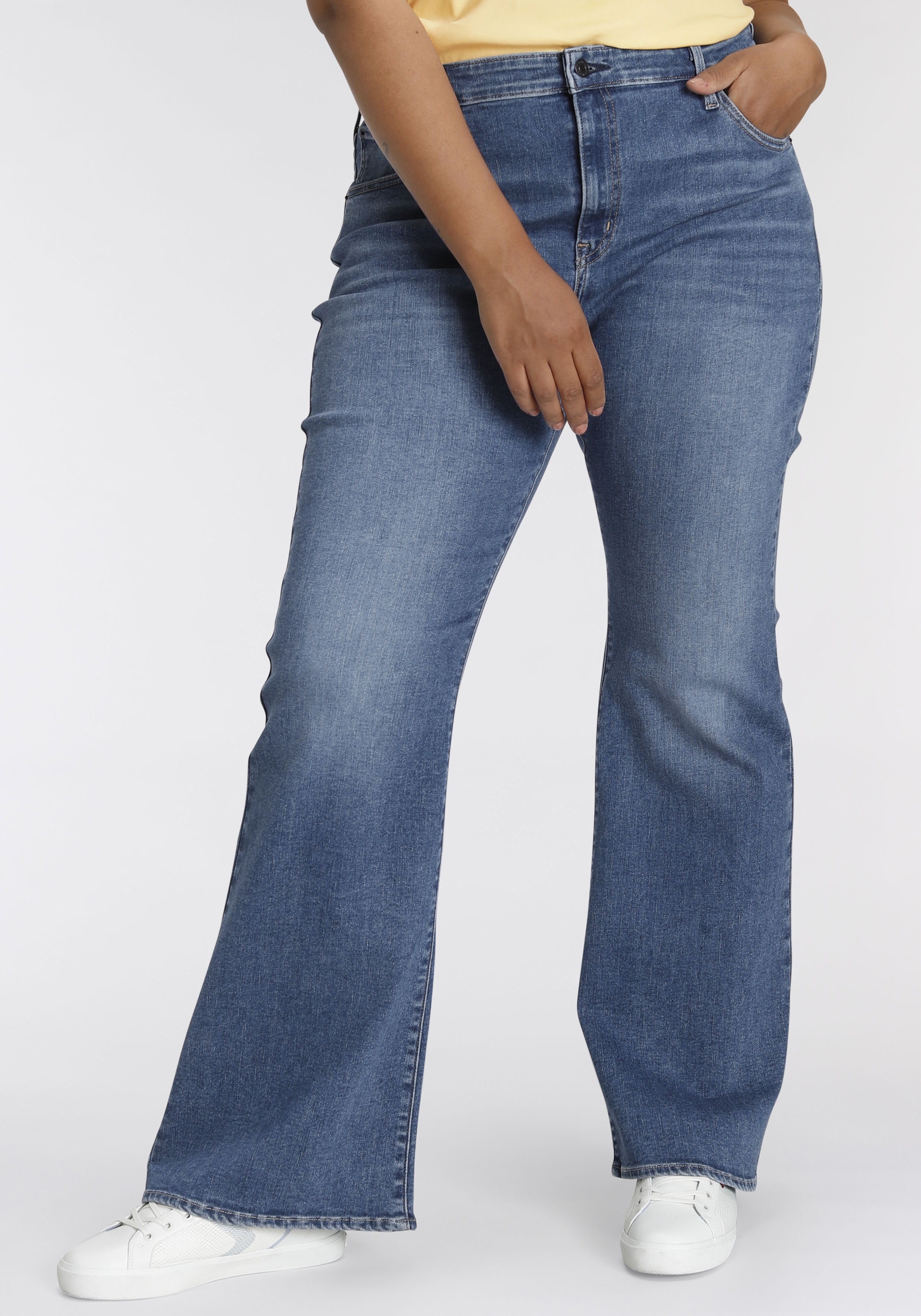Bootcut-Jeans LEVI'S PLUS "726 PL HR FLARE" Gr. 22 (52), Länge 30, blau (mid blue denim wash) Damen Jeans Bootcut
