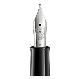 Pelikan Classic M 205 Kolbenfüller schwarz hochglänzend B (breit)