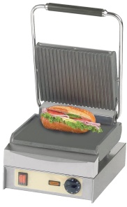 Neumärker Manufaktur Kontaktgrill Panini Master eco, Zuverlässiger Grill mit massiven Graugussplatten, oben geriffelt + unten glatt