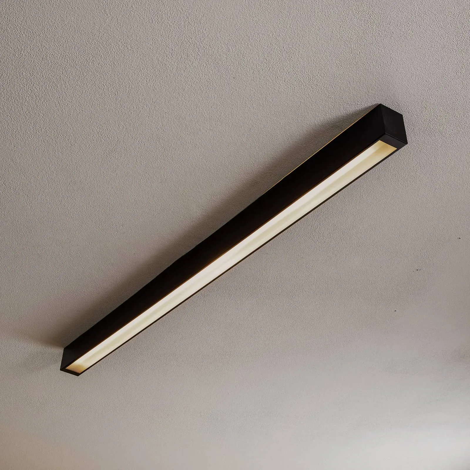 LED Deckenlampe Straight Nowodvorski Lighting, schwarz, für Wohn- / Esszimmer, Metall, Modern, LED Deckenleuchte - 122 cm - 5.5 cm - 6.5 cm