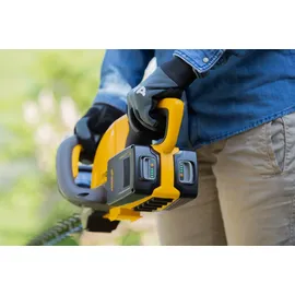 Stiga HT 300e 54 cm inkl. 2 x 2,0 Ah und Ladegerät