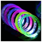 PRECORN Knicklicht 12x Leucht-Armband-Set 6 Farben Glowstick Geburtstage Fasching Partys bunt