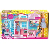 Barbie DVV48-2-Etagen Ferienhaus und Puppe, zusammenklappbar, mit Tragegriff, mehrere Spielbereiche, enthaltene Möbel & themenbezogene Aufkleber + Zubehörteile, Puppenhaus, Spielzeug ab 3 Jahren