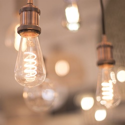 VINTAGE LED 4 W E27 Leuchtmittel Edison FILAMENT Glas Birne DIMMBAR 200 Lumen Globo 11405F