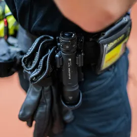 Ledlenser TAC7R Taschenlampe 3200 Lumen, 370m Leuchtweite, 30h Laufzeit, schwarz