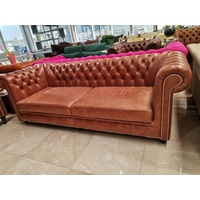 JVmoebel Chesterfield-Sofa Design Chesterfield Designer Sofa 3 Sitzer Chesterfield Couch Sofort, Made in Europe braun