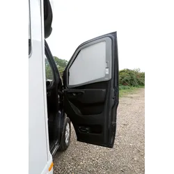 REMIS REMIfront IV Verdunklung MB Sprinter ab Bj. 2019 ohne Einstiegsgriff Seite...