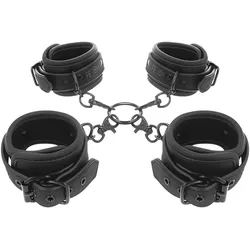 Bdsm handschellen spiel für sex- und unterwerfungsfetischismus