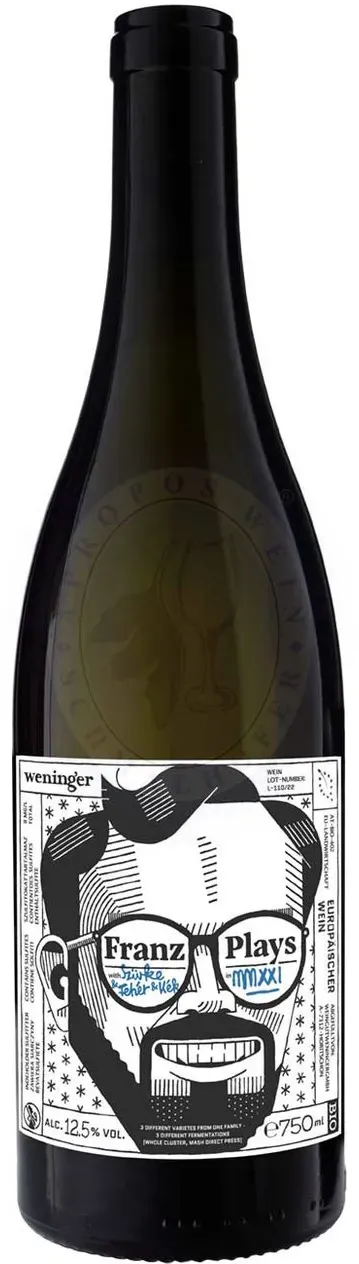 Franz plays with Szürke, Fehér & Kék Weninger Pinceszet 0,75l