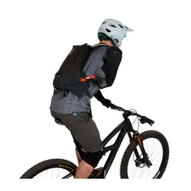 Thule Rail 8L Trinkblasenrucksack Obsidian