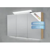 Intarbad Badezimmerspiegelschrank 3-türiger Spiegelschrank mit großflächiger MULTI LED Aufsatzleuchte (Doppelspiegeltüren, Holz-/ Lackdekore, Maße von 120 bis 140 cm wählbar, Höhe 70 cm, Glasfachböden, Magnetleiste & Kosmetikspiegel Ø 12 cm) dimmbar, Vormontierte Lieferung, 160 kg Traglast, Made in Germany bunt 120 cm x 70 cm x 13,5 cm