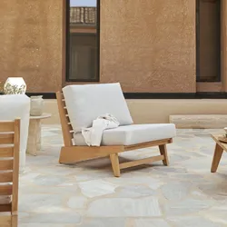 Outdoor Sessel Olia aus massivem Teakholz