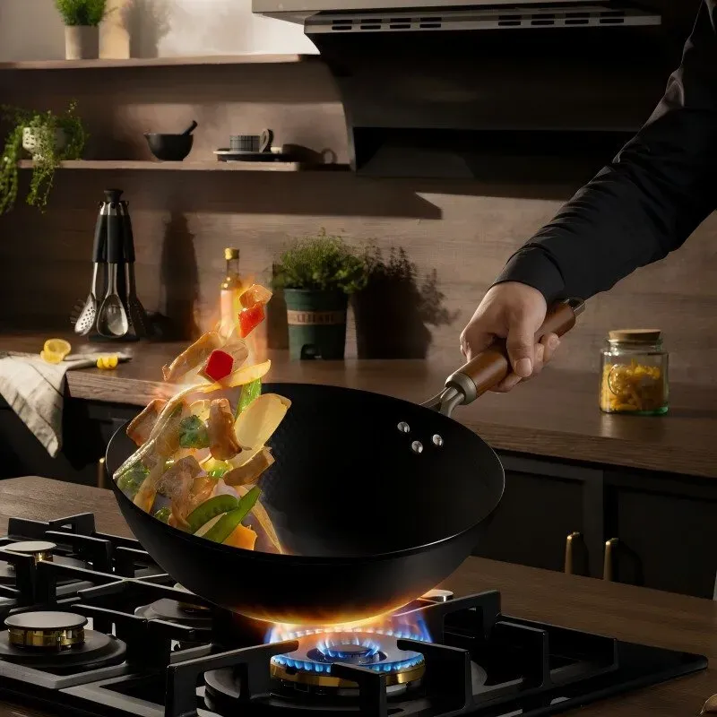COOKER KING Titan-Eisen-Legierung Wok