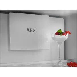 AEG TC7CS181AF Einbau-Kühlgefrierkombination (245 l, 1769 mm hoch)