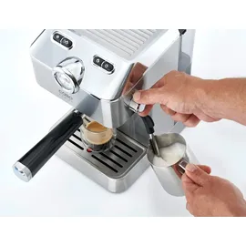 CASO Design Espresso Gourmet Siebträgermaschine silber mit Milchaufschäumer