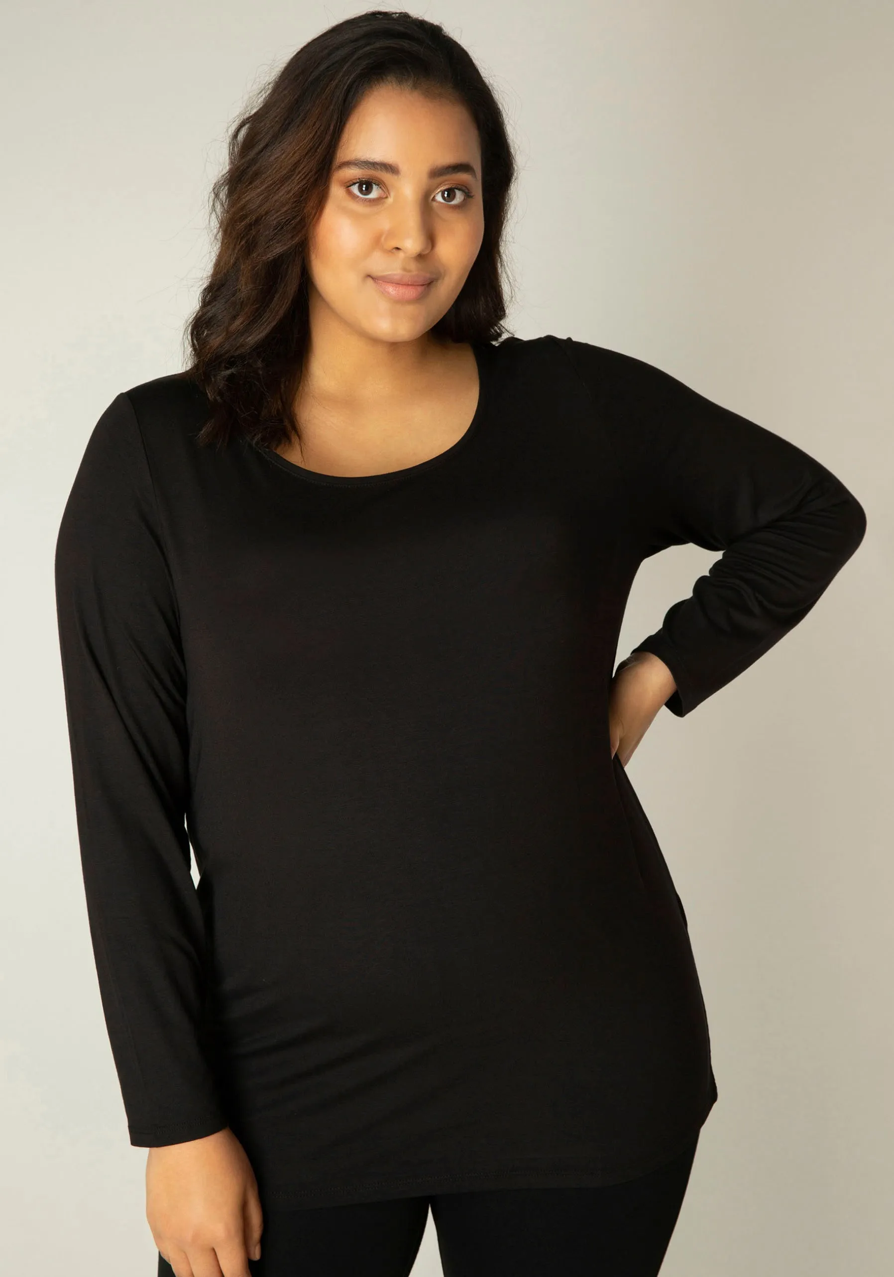 Langarmshirt BASE LEVEL CURVY, Damen, Gr. 52, schwarz, Obermaterial: 96% Viskose, 4% Elasthan, casual, regular fit, Rundhals, Langarm, Shirts, mit Rundhalsausschnitt